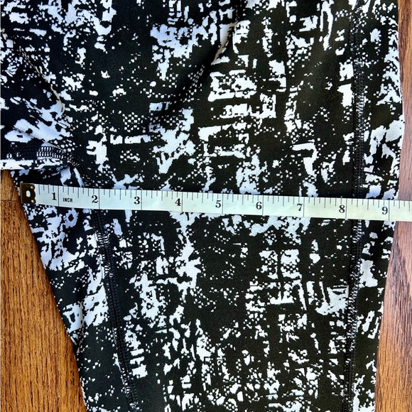 New Balance Women’s Jogging Pants - Picture 9 of 11